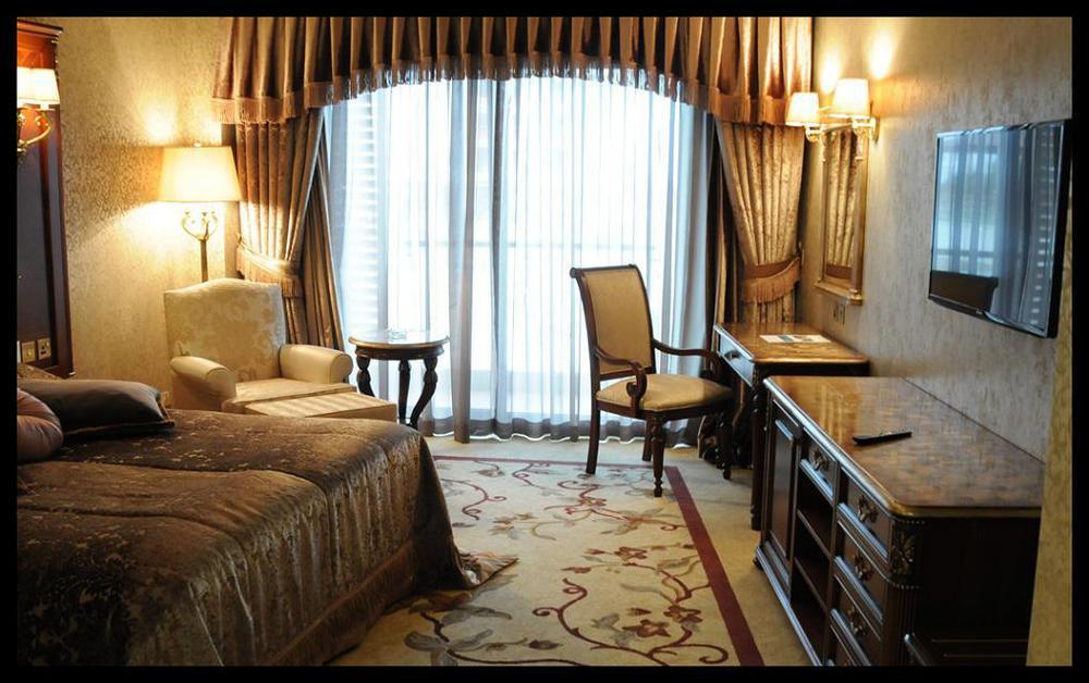 Merit Royal Hotel & Casino Karavas  エクステリア 写真
